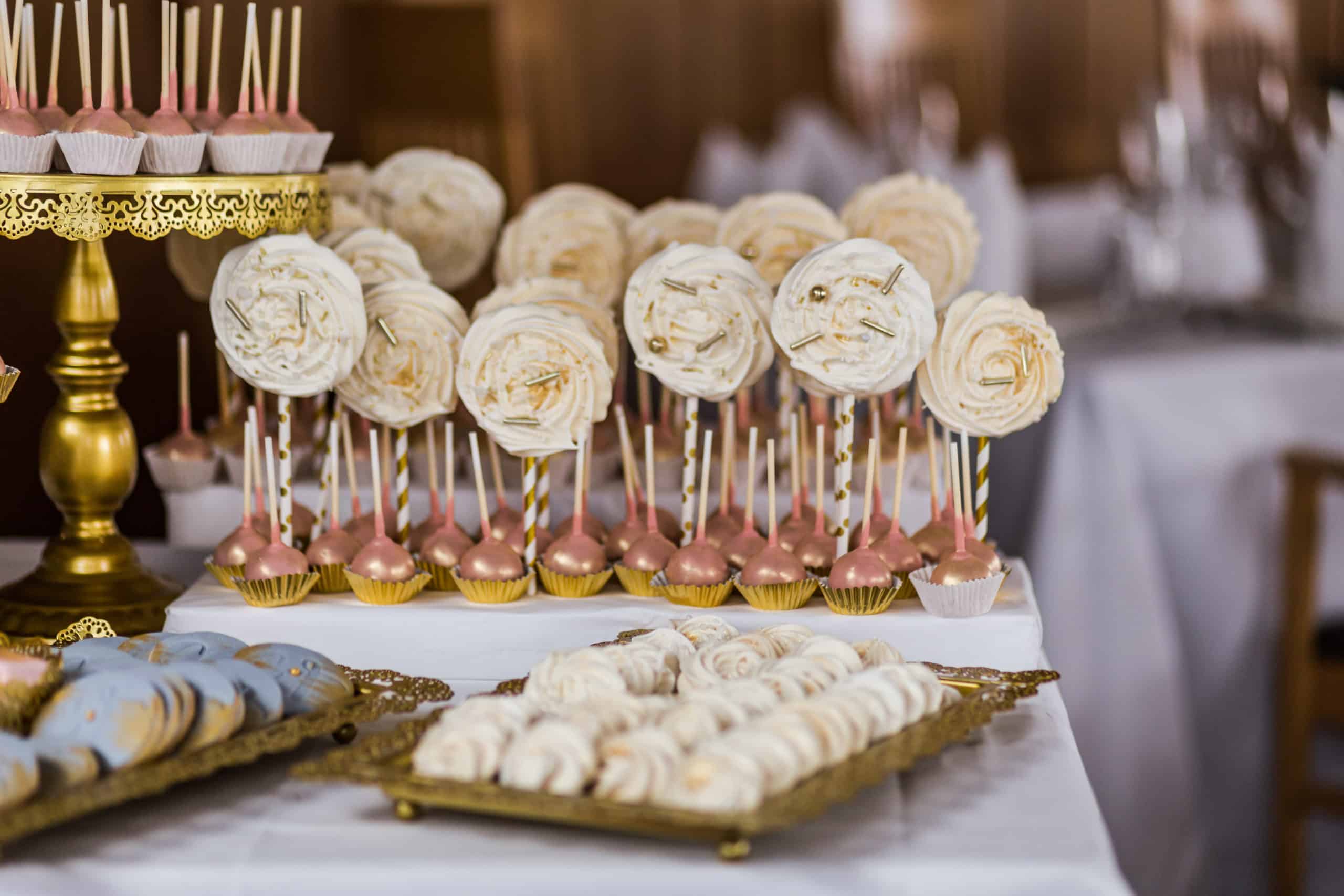 Baiser Lollies weiß-gold Baiser Lollies weiß-gold