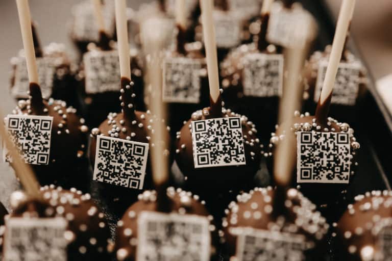 Cake Pops mit essbarem QR-Code