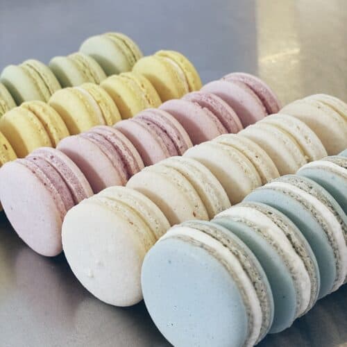verschiedene Macarons im Onlineshop bestellbar